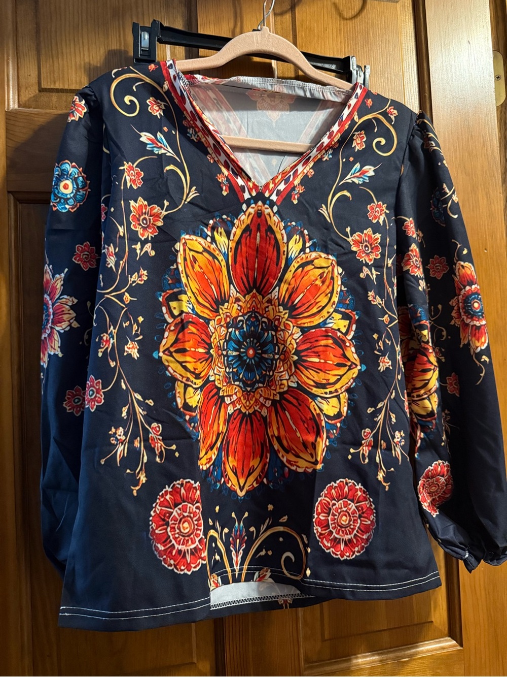 Women’s Floral medium V-Neck NWOT BOHO style Top